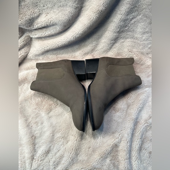 Seychelles Chelsea Nubuck Booties Size 8.5 - Picture 4 of 9